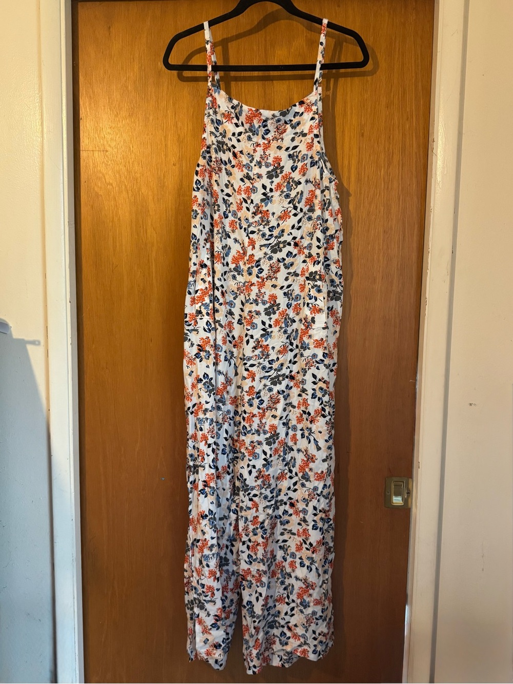 Women’s floral jumpsuit NWT
